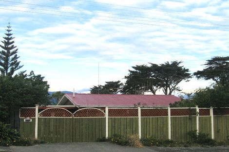 Photo of property in 22 Moana Street, Otaki Beach, Otaki, 5512