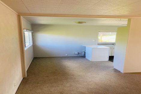 Photo of property in 46 Trias Road, Totara Vale, Auckland, 0629