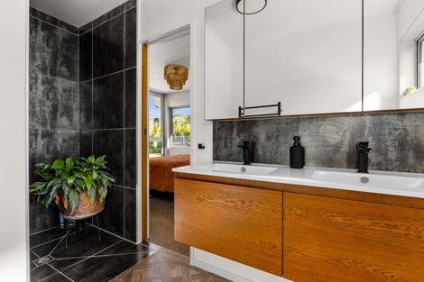 Photo of property in 14 D'arcy Place, Taradale, Napier, 4112