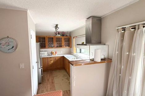 Photo of property in 1/23 Sungrove Rise, Sunnyvale, Auckland, 0612