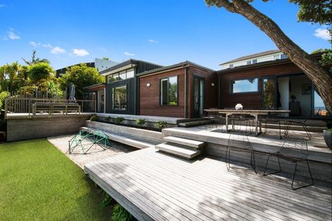 Photo of property in 1/11 Pullum Street, Birkenhead, Auckland, 0626