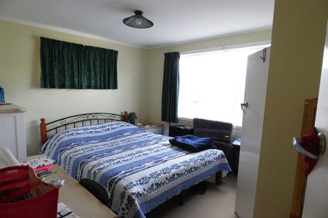 Photo of property in 49 Flanshaw Road, Te Atatu South, Auckland, 0610