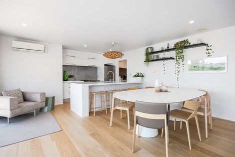 Photo of property in 5a Clifton Road, Browns Bay, Auckland, 0630