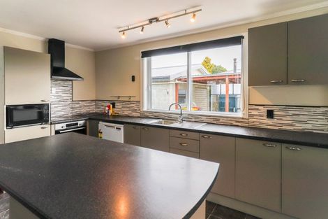 Photo of property in 30 Kilmarnock Street, Wallacetown, 9816