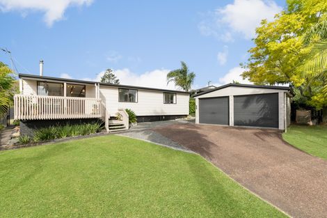 Photo of property in 165 Carnoustie Drive, Wattle Downs, Auckland, 2103