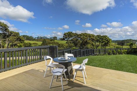 Photo of property in 36 Taiororua Avenue, Massey, Auckland, 0614