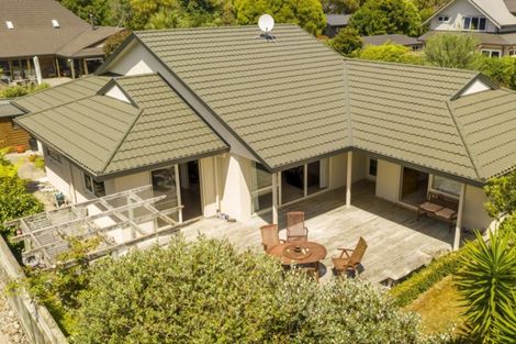 Photo of property in 4 Pukatea Close, Raumati Beach, Paraparaumu, 5032