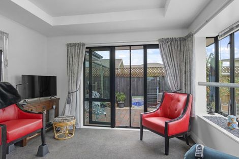 Photo of property in 12c Grassmere Street, Papanui, Christchurch, 8052