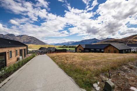 Photo of property in 19 Falconer Rise, Jacks Point, Queenstown, 9371