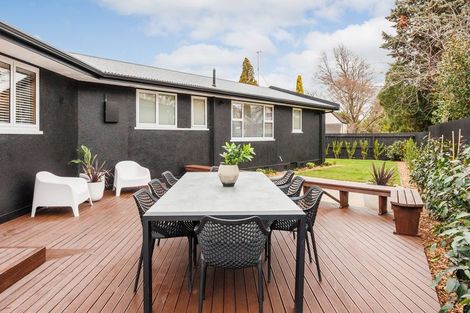 Photo of property in 23 Saint Albans Avenue, Hokowhitu, Palmerston North, 4410