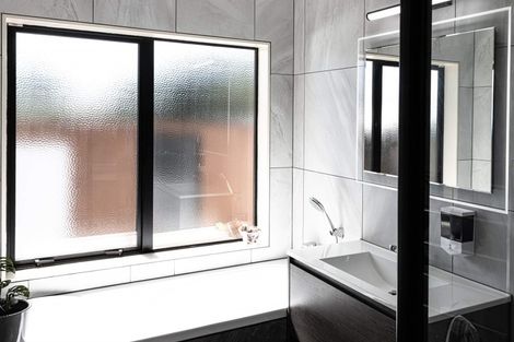 Photo of property in 21 Hawk Place, Welcome Bay, Tauranga, 3112