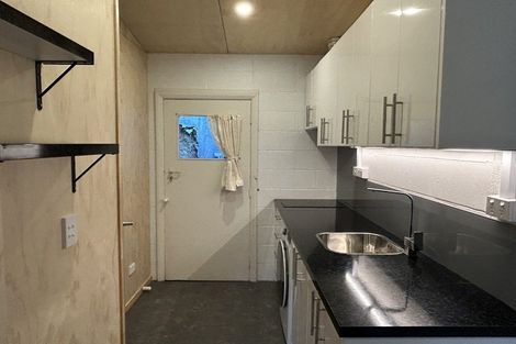 Photo of property in 2/1 Angle Street, Picton, 7220