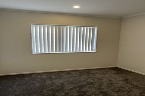 Photo of property in 28 Ballyalton Crescent, Flat Bush, 2019