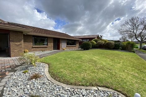 Photo of property in 1/92 Mirrabooka Avenue, Botany Downs, Auckland, 2010