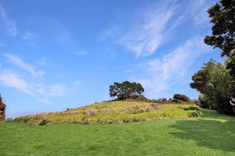 Photo of property in 17 Tapeka Heights Lane, Russell, 0202