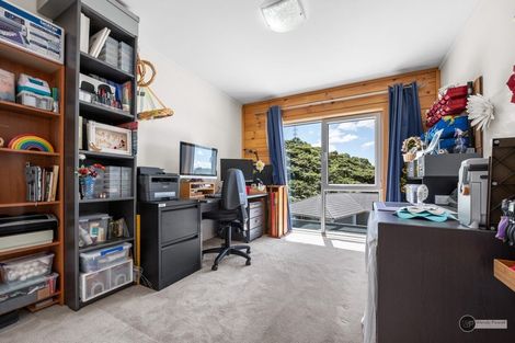 Photo of property in 5 Aran More Place, Belmont, Lower Hutt, 5010