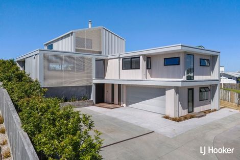 Photo of property in 55 Seaforth Road, Waihi Beach, 3611