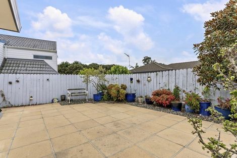 Photo of property in 1/20 Solana Court, Botany Downs, Auckland, 2010