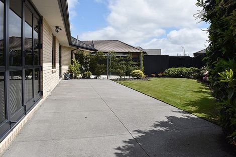 Photo of property in 36 Davaar Crescent, Broomfield, Christchurch, 8042