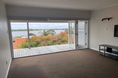 Photo of property in 1/29 Pupuke Road, Takapuna, Auckland, 0622