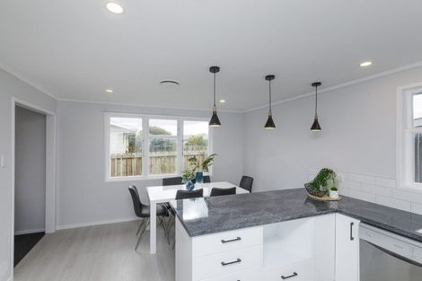 Photo of property in 42 Robinson Crescent, Westbrook, Palmerston North, 4412