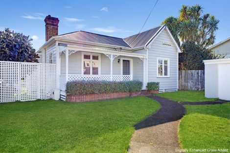 Photo of property in 131 Lemon Street, New Plymouth, 4312