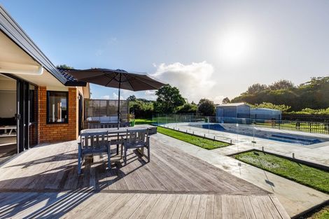 Photo of property in 395 Manutahi Road, Lepperton, New Plymouth, 4373