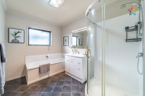 Photo of property in 14a Glen Road, Stokes Valley, Lower Hutt, 5019