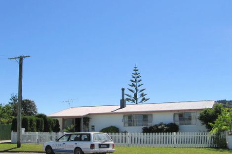 Photo of property in 19 Leon Street, Riverdale, Gisborne, 4010