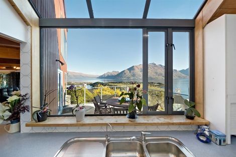 Photo of property in 33 Edinburgh Drive, Queenstown, 9300