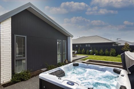 Photo of property in 117 Prestons Park Drive, Marshland, Christchurch, 8083