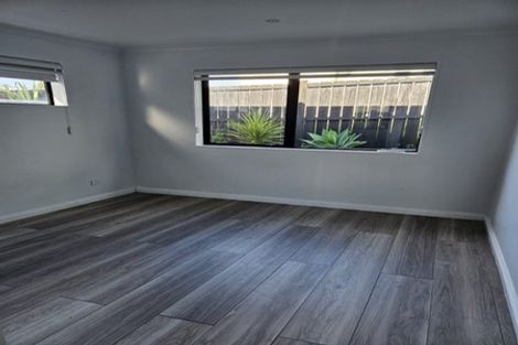 Photo of property in 15 Cambridge Road, Riverhead, 0820