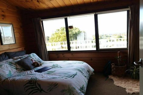 Photo of property in 9 Braund Place, Glenfield, Auckland, 0629