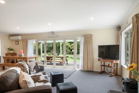 Photo of property in 965 Koputaroa Road, Koputaroa, Levin, 5575