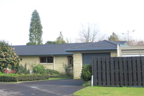 Photo of property in 14 Knightsbridge Place, Dinsdale, Hamilton, 3204