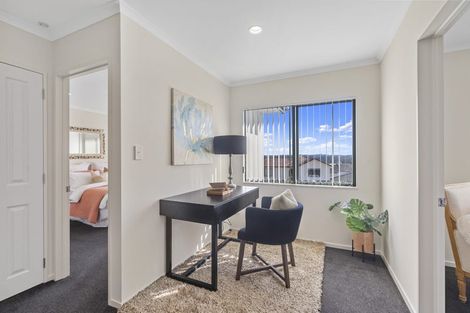 Photo of property in 42 Black Teal Close, Unsworth Heights, Auckland, 0632