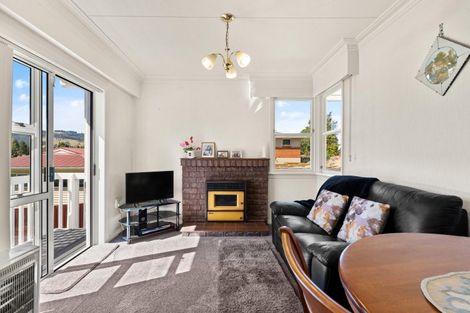 Photo of property in 2 Kennedy Road, Fairfield, Dunedin, 9018