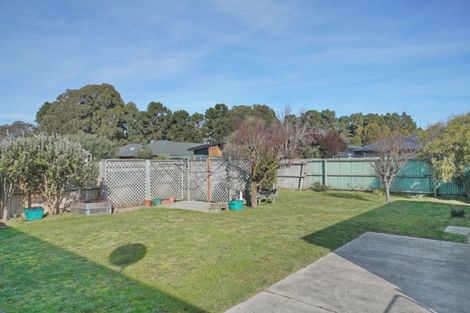 Photo of property in 98 Bickerton Street, Wainoni, Christchurch, 8061