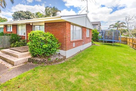 Photo of property in 1/27 Eastern Beach Road, Eastern Beach, Auckland, 2012