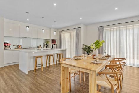 Photo of property in 21 Edgewater Drive, Karaka, Papakura, 2113