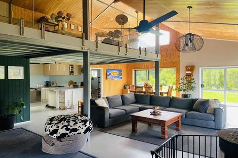 Photo of property in 157 Tui Glen Road, Haruru, 0204