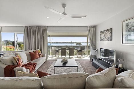 Photo of property in 4/29 Pupuke Road, Takapuna, Auckland, 0622