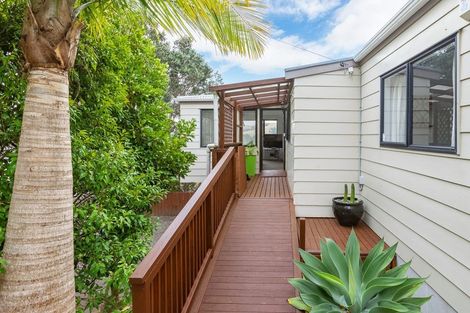 Photo of property in 6 Rautawhiri Road, Helensville, 0800