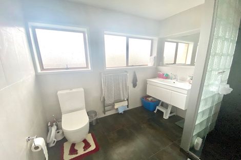 Photo of property in 2/49 Overton Road, Papatoetoe, Auckland, 2025