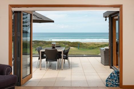 Photo of property in 85 Marine Parade, Mount Maunganui, 3116