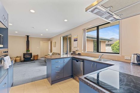 Photo of property in 15 Ernest Shackleton Place, Waiuku, 2123