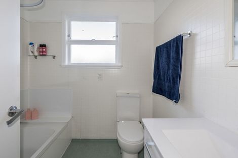 Photo of property in 81 Queenwood Road, Levin, 5510