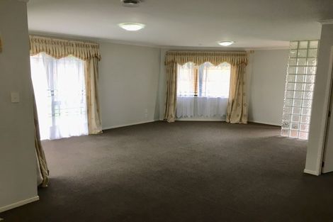 Photo of property in 76 Medvale Avenue, Flat Bush, Auckland, 2019