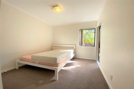 Photo of property in 2 Stitchbird Close, Murrays Bay, Auckland, 0630