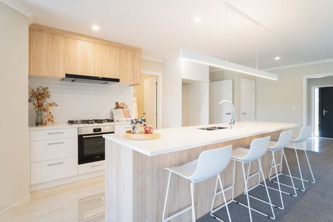 Photo of property in 62 Farnworth Terrace, Glenside, Wellington, 6037